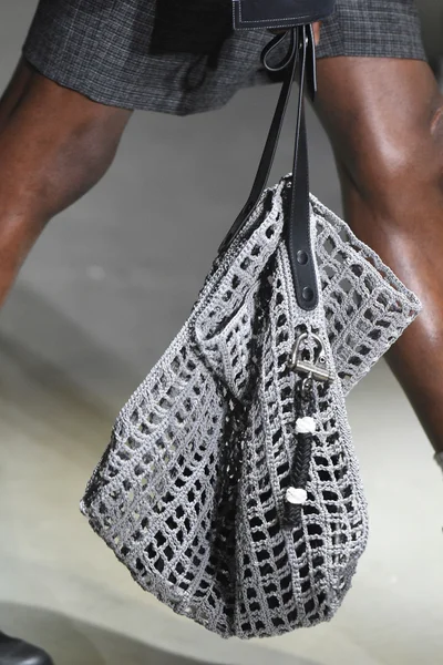 Look 70